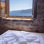 Rosso Antico Tower By μρs Guest house 3*