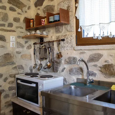 Rosso Antico Tower Κότρωνας