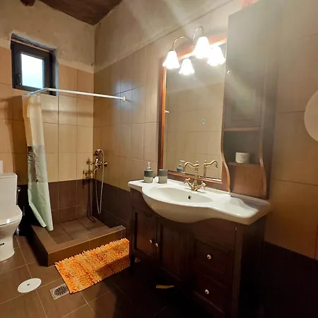 Rosso Antico Tower Πανσιόν 3*