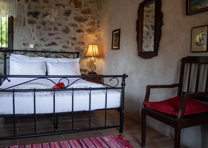 Rosso Antico Tower بيت ضيافة كوتروناس